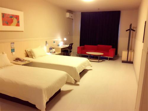 This photo about Jinjiang Inn – International Convention and Exhibition Center, Huandao Road shared on HyHotel.com