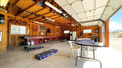 الأنشطة, Desert View Retreat - Sleeps 22, Game Garage, Near Skywalk & Lake Mead in Meadview الأنشطة, Desert View Retreat - Sleeps 22, Game Garage, Near Skywalk & Lake Mead in Meadview
