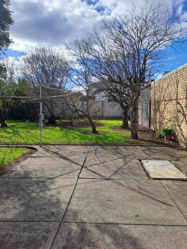 Fantastic Three Bedroom Home Close to City and Airport in 福克納 Fantastic Three Bedroom Home Close to City and Airport in 福克納