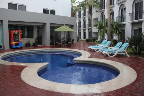 Piscina, Seven Crown Express & Suites by Kavia in Cabo San Lucas Piscina, Seven Crown Express & Suites by Kavia in Cabo San Lucas