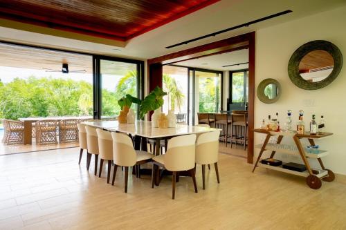 Villa Libertad, amazing pool ,modern design in لارومانا Villa Libertad, amazing pool ,modern design in لارومانا