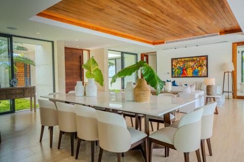 Villa Libertad, amazing pool ,modern design in لارومانا Villa Libertad, amazing pool ,modern design in لارومانا