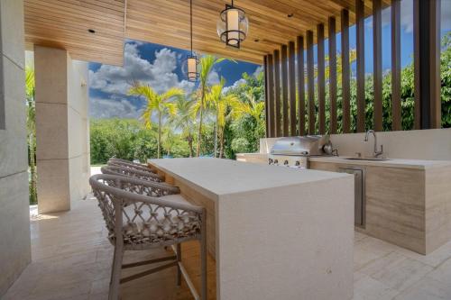 Villa Libertad, amazing pool ,modern design in لارومانا Villa Libertad, amazing pool ,modern design in لارومانا