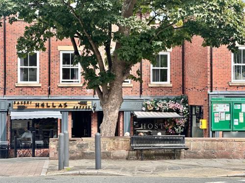 Stylish 3 Bed Home Near Oxton Village & Liverpool in Greasby Stylish 3 Bed Home Near Oxton Village & Liverpool in Greasby