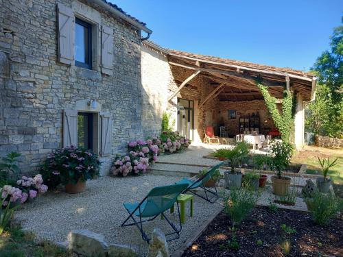 La maison au frêne (La maison au frene) in Lalbenque La maison au frêne (La maison au frene) in Lalbenque