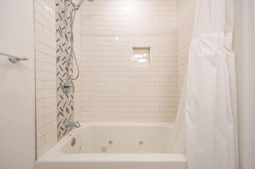 Einrichtungen, The Baldwin Flat - furnished for long-term stays in Warrenton (VA) Einrichtungen, The Baldwin Flat - furnished for long-term stays in Warrenton (VA)