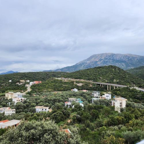 Sea & Mountains in 烏耶哈 Sea & Mountains in 烏耶哈
