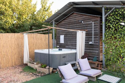 בקתת המפל הלבן in Eliad בקתת המפל הלבן in Eliad