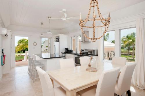 Buttonwood Reserve Two Entire Building Duplex in James Pt Buttonwood Reserve Two Entire Building Duplex in James Pt