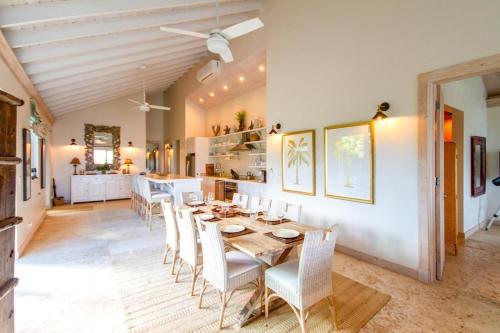 Wild Orchid home in North Palmetto Point Wild Orchid home in North Palmetto Point