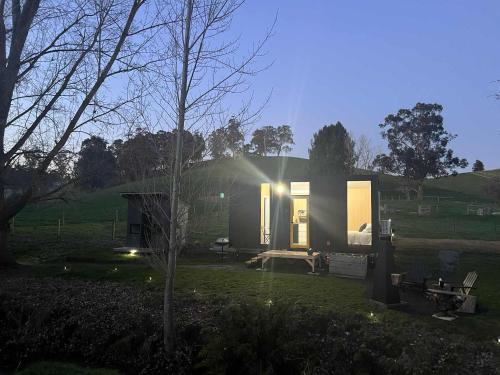 Brookbank by Tiny Away in เนียริมใต้ Brookbank by Tiny Away in เนียริมใต้