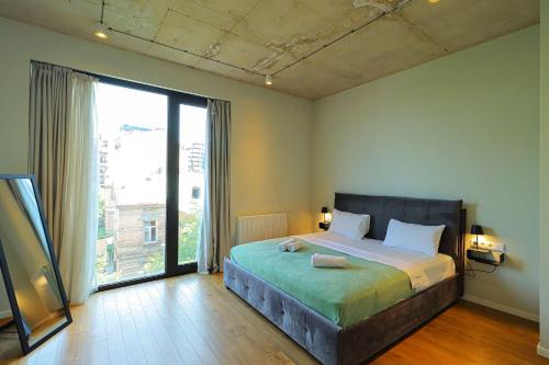 2BR luxury apartment with 2 Balconies in historic Tbilisi