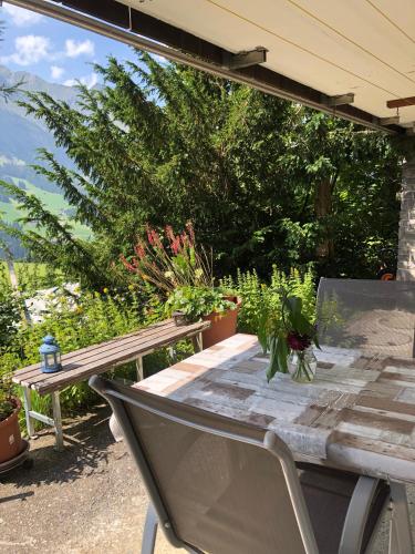 Erkély/terasz, Chalet Weidli in Achseten Erkély/terasz, Chalet Weidli in Achseten