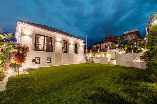 Marble Luxury House in Pivara Marble Luxury House in Pivara