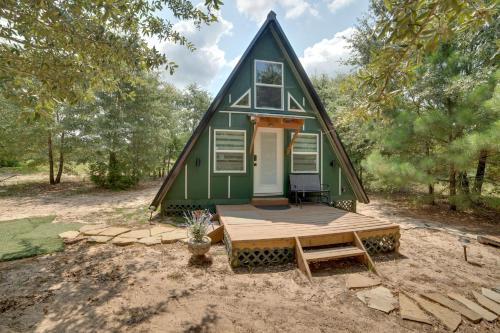 7 Mi to Tyler State Park A-Game Cabin in Lindale (Texas) 7 Mi to Tyler State Park A-Game Cabin in Lindale (Texas)