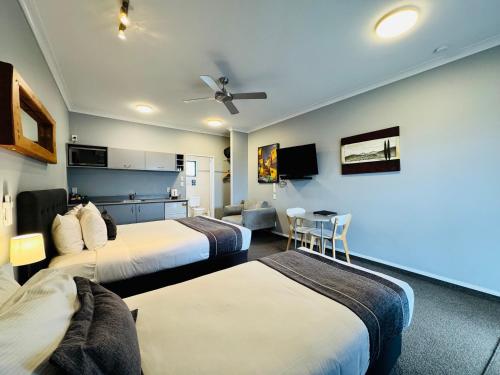 The Rocks Motel in เวสท์ชอร์ The Rocks Motel in เวสท์ชอร์