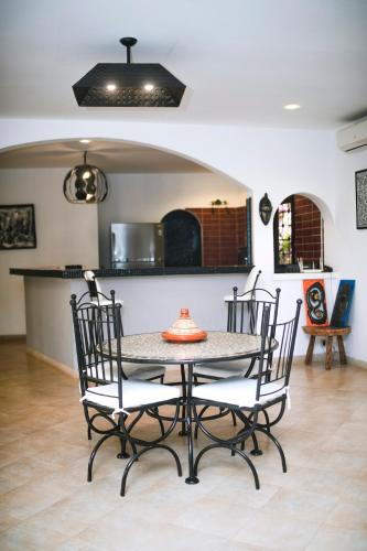 Modern villa with pool views in Sintijanas Modern villa with pool views in Sintijanas