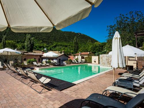 בריכת שחיה, Apartment in Umbria with Pool and Sauna in פוליגנו בריכת שחיה, Apartment in Umbria with Pool and Sauna in פוליגנו