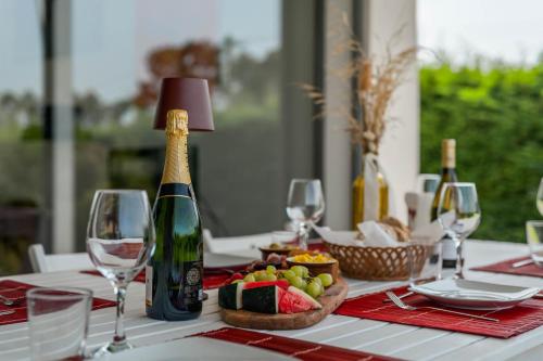 บริการและสิ่งอำนวยความสะดวก, Sesimbra Luxury Villa- Pool, garden, total privacy in โกโตเบีย บริการและสิ่งอำนวยความสะดวก, Sesimbra Luxury Villa- Pool, garden, total privacy in โกโตเบีย