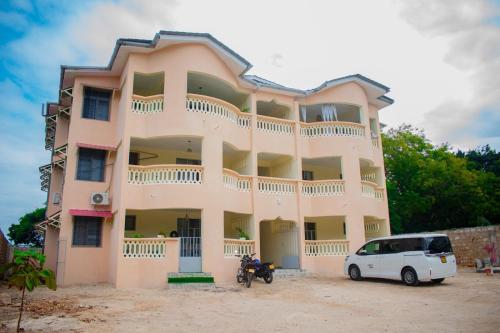 Peace and passion in Mombasa Peace and passion in Mombasa