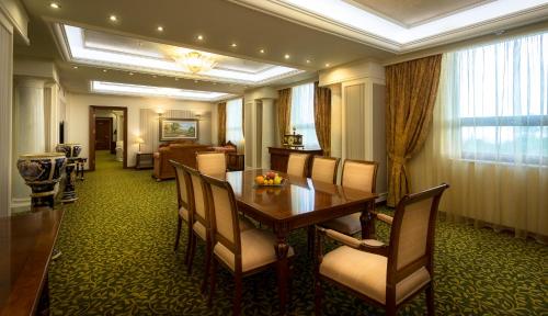 Radisson Blu Hotel, Yerevan in Ереван Radisson Blu Hotel, Yerevan in Ереван