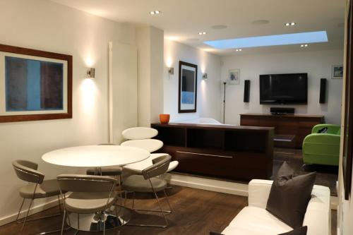 Hotel Wentworth Apartments