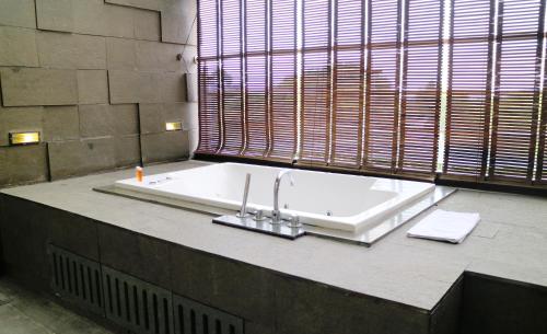 The Luxton Hotel in Dago The Luxton Hotel in Dago