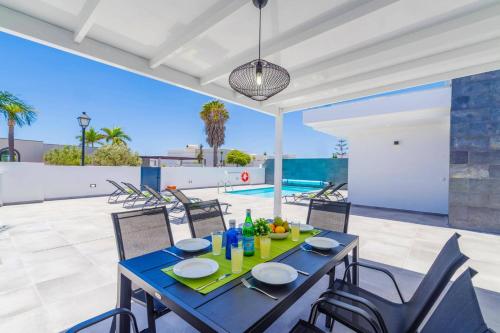 Faciliteiten, Villa Delmeza by Villa Plus in Costa Calero Faciliteiten, Villa Delmeza by Villa Plus in Costa Calero