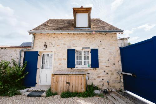 La Folie du Passeur, SPA, romantique, bord de Seine, 10 min Giverny in بريساني-لورجييو La Folie du Passeur, SPA, romantique, bord de Seine, 10 min Giverny in بريساني-لورجييو