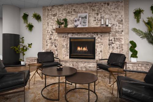 Előcsarnok, The Suites Hotel at Waterfront Plaza near Duluth nemzetközi repülőtér Előcsarnok, The Suites Hotel at Waterfront Plaza near Duluth nemzetközi repülőtér