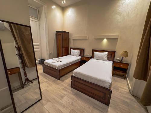 Regency inn near Nemzeti Katonai Múzeum Regency inn near Nemzeti Katonai Múzeum