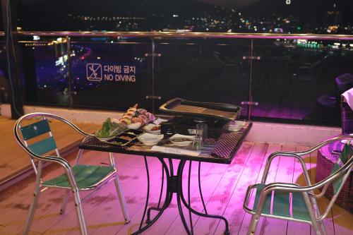 Food and beverages, The Hotel Soo in Yeosu-si Food and beverages, The Hotel Soo in Yeosu-si