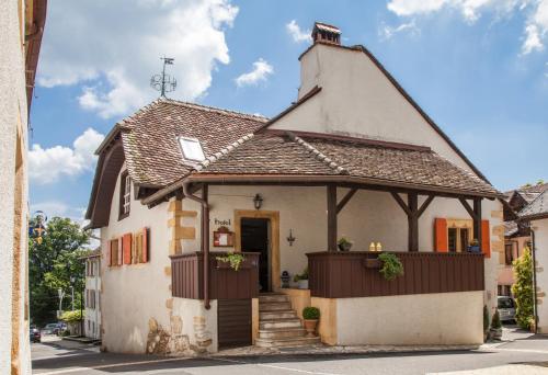Bejárat, Hotel Les Vieux Toits in Hauterive Bejárat, Hotel Les Vieux Toits in Hauterive