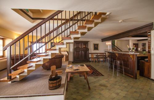 Pub/Lounge, Hotel Les Vieux Toits in Hauterive Pub/Lounge, Hotel Les Vieux Toits in Hauterive
