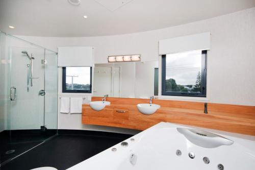 This photo about Headlands shared on HyHotel.com