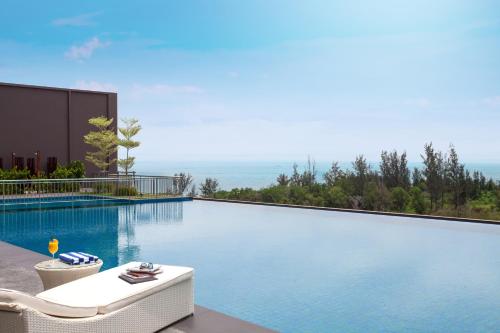 Swimming pool, Pullman Miri Waterfront in Miri Swimming pool, Pullman Miri Waterfront in Miri