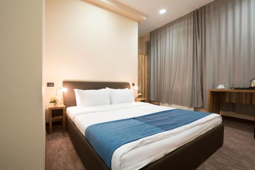 This photo about Hotel Admiral Arena Garni shared on HyHotel.com