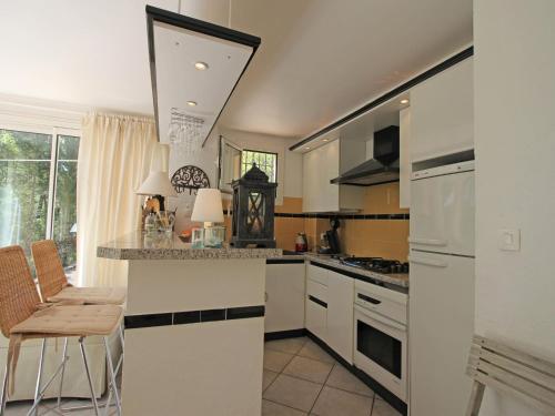 Kitchen, Holiday Home in Frejus with Pool Tennis in Le Bonfin Kitchen, Holiday Home in Frejus with Pool Tennis in Le Bonfin