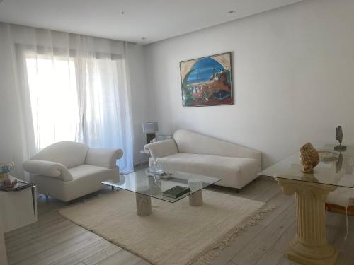 White cosy apartment in Sidi Daoud White cosy apartment in Sidi Daoud