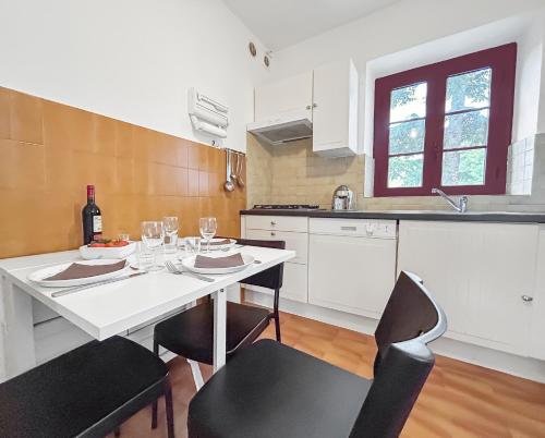 Charmante Maison Avec Vue Montagne Proche Plage in Sainte-Agnes Charmante Maison Avec Vue Montagne Proche Plage in Sainte-Agnes