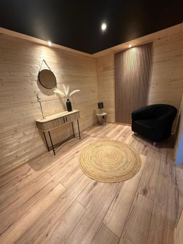 Le MANI in Sampans Le MANI in Sampans