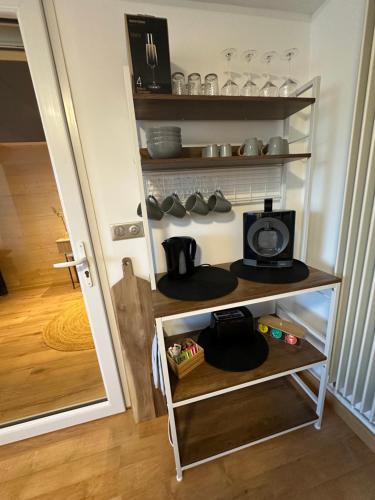 Le MANI in Sampans Le MANI in Sampans