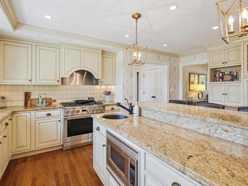 Blue Gates in อีสตัน (MD) Blue Gates in อีสตัน (MD)