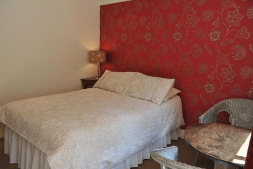 Mays Cottage Bed and Breakfast in Petersfield Mays Cottage Bed and Breakfast in Petersfield