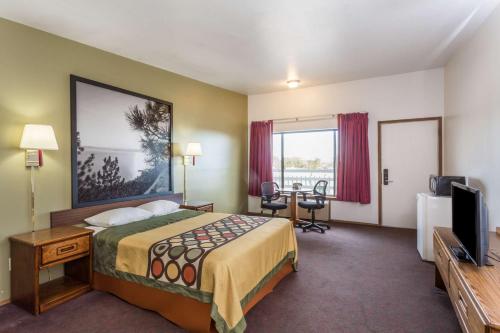 Super 8 By Wyndham Wells in Wells Super 8 By Wyndham Wells in Wells