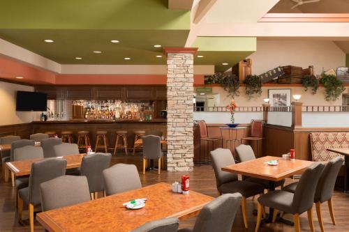Üzletek, Travelodge by Wyndham Vancouver Airport in Richmond (Brit Kolumbia) Üzletek, Travelodge by Wyndham Vancouver Airport in Richmond (Brit Kolumbia)