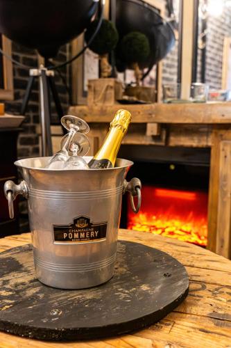 50 Nuances de Bonheur - Love Room a Rouen in Route de Lyons la Foret 50 Nuances de Bonheur - Love Room a Rouen in Route de Lyons la Foret