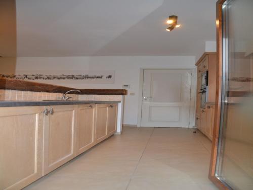 Konyha, Apartment in Antwerp near Verbeke Museum in Sint-Niklaas Konyha, Apartment in Antwerp near Verbeke Museum in Sint-Niklaas