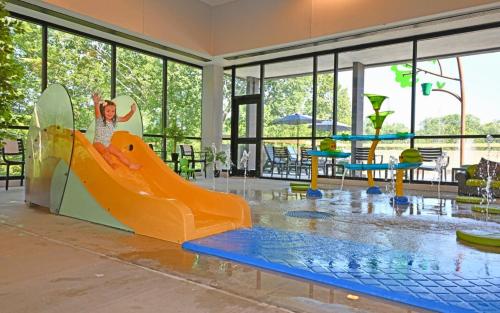 水上樂園, 春日磨坊公寓 (Spring Mill Inn) in 貝德福德 水上樂園, 春日磨坊公寓 (Spring Mill Inn) in 貝德福德