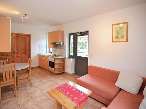 Geraumiges Ferienhaus im Kellerwal mit Terrasse in Bad Wildungen Geraumiges Ferienhaus im Kellerwal mit Terrasse in Bad Wildungen